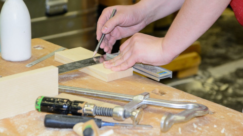 Los ingresos medios de los autónomos se quedan por debajo del salario mínimo cuando se descuentan las cotizaciones sociales. Los ingresos medios de los autónomos se quedan por debajo del salario mínimo cuando se descuentan las cotizaciones sociales.