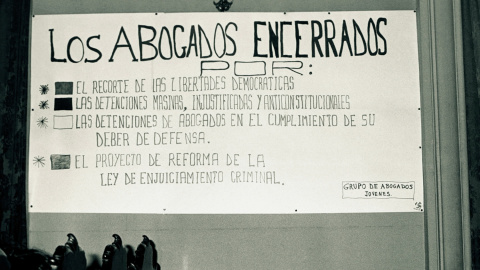 Pancarta del Grupo de Abogados Jóvenes. Pancarta del Grupo de Abogados Jóvenes.