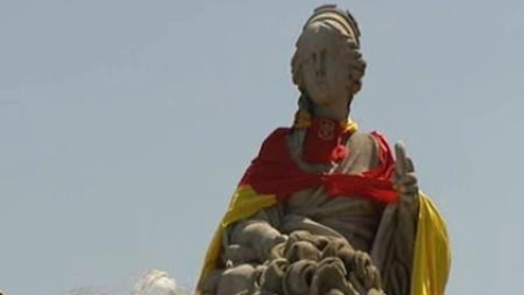 Cibeles y Neptuno, con 'La Roja' Cibeles y Neptuno, con 'La Roja'