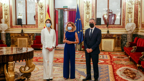 La presidenta del Senado, Pilar Llop; la presidenta del Congreso, Meritxell Batet; y el presidente de la Fundación Víctimas del Terrorismo, Tomás Caballero. - EUROPA PRESS La presidenta del Senado, Pilar Llop; la presidenta del Congreso, Meritxell Batet; y el presidente de la Fundación Víctimas del Terrorismo, Tomás Caballero. - EUROPA PRESS
