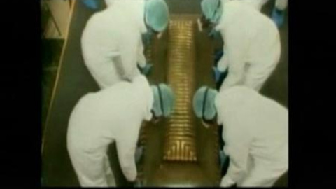 Venezuela exhuma los restos de Bolívar para saber si fue envenenado Venezuela exhuma los restos de Bolívar para saber si fue envenenado