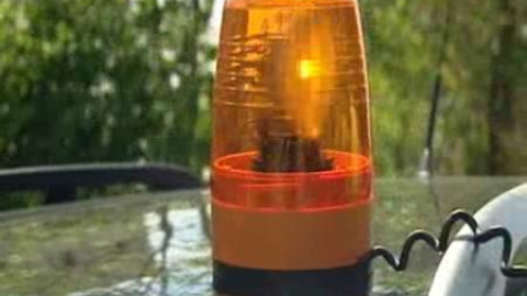 El uso de la luz rotativa se extiende a los turismos El uso de la luz rotativa se extiende a los turismos