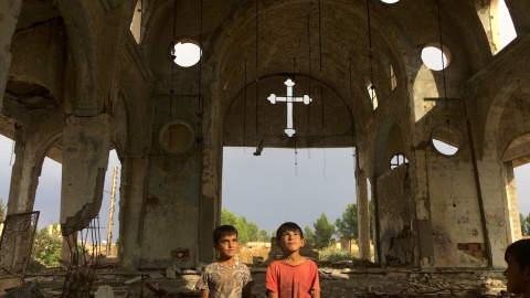 Imagen de una de las restos de una de las dos iglesias que, a duras penas, se mantienen en pie en Tel Nasri./ Karlos Zurutuza.