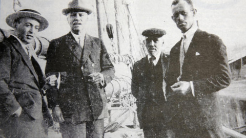 En la izquierda, Manuel Lustres en una imagen de archivo. En la izquierda, Manuel Lustres en una imagen de archivo.