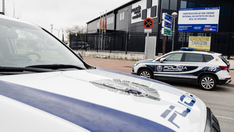Foto de archivo de un coche de Policía Municipal frente a la una comisaría, a 28 de noviembre de 2023, en Madrid. Foto de archivo de un coche de Policía Municipal frente a la una comisaría, a 28 de noviembre de 2023, en Madrid.