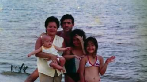José Antonio y Simely, junto a tres de sus hijos, en una playa del río Orinoco. José Antonio y Simely, junto a tres de sus hijos, en una playa del río Orinoco.