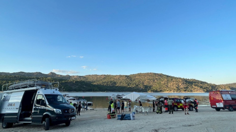 Bomberos de la Comunidad de Madrid y Guardia Civil participan en la búsqueda una niña de 10 años que ha desaparecido este martes en el embalse de San Juan, en el municipio madrileño de San Martín de Valdeiglesias. Bomberos de la Comunidad de Madrid y Guardia Civil participan en la búsqueda una niña de 10 años que ha desaparecido este martes en el embalse de San Juan, en el municipio madrileño de San Martín de Valdeiglesias.