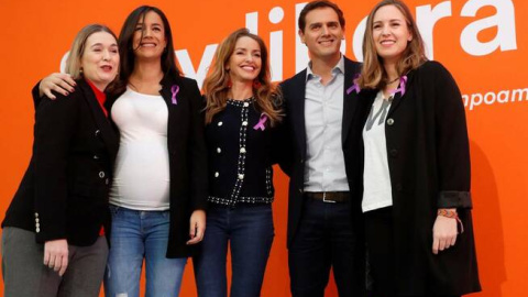 El exlíder de Ciudadanos, Albert Rivera, junto a la actual consejera Marta Rivera, la vicealcaldesa Begoña Villacís, la recién nombrada directora de Igualdad Patricia Reyes y la exportavoz de Cs Melisa Rodríguez. El exlíder de Ciudadanos, Albert Rivera, junto a la actual consejera Marta Rivera, la vicealcaldesa Begoña Villacís, la recién nombrada directora de Igualdad Patricia Reyes y la exportavoz de Cs Melisa Rodríguez.