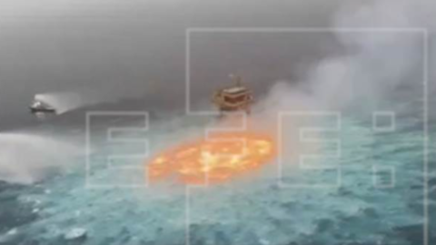 Pemex reporta una fuga con fuego en gasoducto submarino del sureste de México Pemex reporta una fuga con fuego en gasoducto submarino del sureste de México