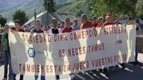 Continúan las protestas de los mineros con marchas a pie hacia Oviedo Continúan las protestas de los mineros con marchas a pie hacia Oviedo