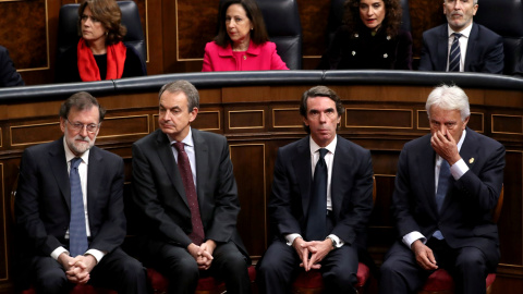 Los expresidentes del Gobierno Mariano Rajoy, José Luis Rodríguez Zapatero, José María Aznar, y Felipe González, durante el acto de conmemoración del cuarenta aniversario de la Constitución que preside el rey Felipe VI en el Congreso. REUTERS/Susan