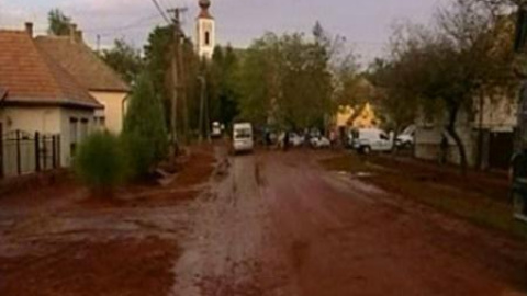 Hungría en emergencia por un vertido de aluminio Hungría en emergencia por un vertido de aluminio