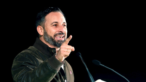 El presidente de Vox y fundador de DENAES, Santiago Abascal, en un acto electoral celebrado el martes en Dos Hermanas (Sevilla). EFE/ José Manuel Vidal El presidente de Vox y fundador de DENAES, Santiago Abascal, en un acto electoral celebrado el martes en Dos Hermanas (Sevilla). EFE/ José Manuel Vidal