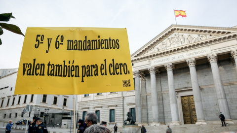28/03/2022. Protesta frente al Congreso por el contra el acuerdo Iglesia-Gobierno sobre inmatriculaciones, a 16/02/2022, 28/03/2022. Protesta frente al Congreso por el contra el acuerdo Iglesia-Gobierno sobre inmatriculaciones, a 16/02/2022,