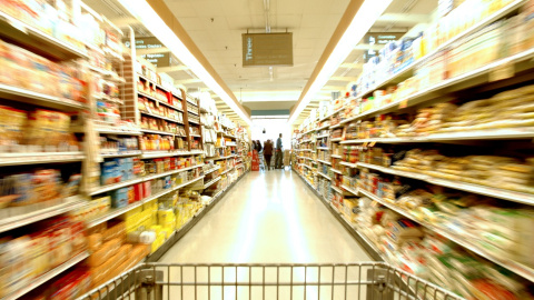Pasillo de un supermercado Pasillo de un supermercado