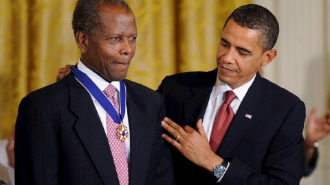 Muere Sidney Poitier, el bahameño más conocido del mundo y un símbolo de la lucha por los derechos sociales Muere Sidney Poitier, el bahameño más conocido del mundo y un símbolo de la lucha por los derechos sociales