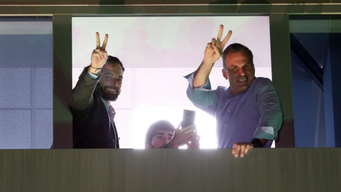 Santiago Abascal y Javier Ortega Smith celebran el resultado electoral en la sede de Vox./ Javier Lizón (EFE)