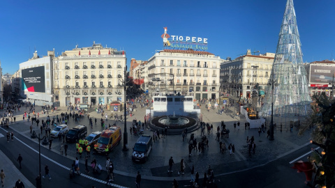 Vista panorámica de la Puerta del Sol a un día de las campanadas, a 30 de diciembre de 2021, en Madrid. Vista panorámica de la Puerta del Sol a un día de las campanadas, a 30 de diciembre de 2021, en Madrid.
