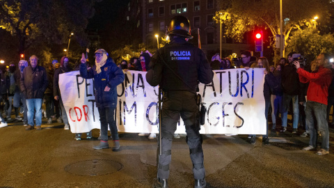 Nueva protesta de los CDR este jueves en Barcelona, tras convocar a través de las redes sociales a bloquear distintos puntos de la Ciudad Condal. - EFE Nueva protesta de los CDR este jueves en Barcelona, tras convocar a través de las redes sociales a bloquear distintos puntos de la Ciudad Condal. - EFE