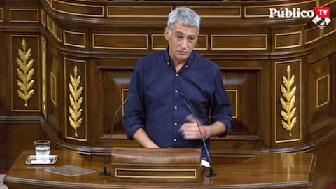 Contundente discurso de Oskar Matute contra el oligopolio eléctrico: "Estas empresas con beneficios escandalosos alteran los precios del mercado" Contundente discurso de Oskar Matute contra el oligopolio eléctrico: "Estas empresas con beneficios escandalosos alteran los precios del mercado"