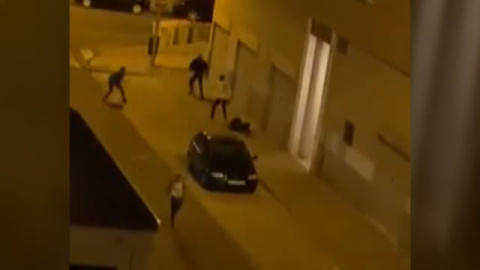 San Blas se convierte en un polvorÃn a raÃz del choque entre menas y grupos de extrema derecha San Blas se convierte en un polvorÃn a raÃz del choque entre menas y grupos de extrema derecha