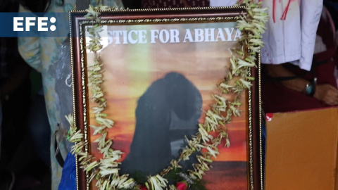 Continúan las protestas en Calcuta para exigir transparencia en la investigación de la médica violada y asesinada Continúan las protestas en Calcuta para exigir transparencia en la investigación de la médica violada y asesinada