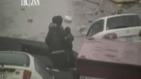 Impactantes imágenes del tsunami de Japón Impactantes imágenes del tsunami de Japón