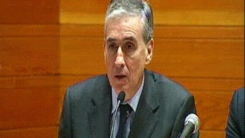 Jáuregui al PP: "No pongan al Gobierno en el banquillo con ETA como testigo" Jáuregui al PP: "No pongan al Gobierno en el banquillo con ETA como testigo"