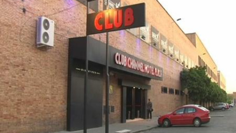 Los clubes de alterne sortean la crisis en España Los clubes de alterne sortean la crisis en España