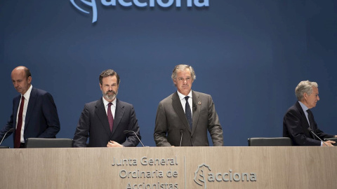 El presidente de Acciona, José Manuel Entrecanales, y su vicepresidente, Juan Ignacio Entrecanales, en la junta de accionistas de la constructora. E.P. El presidente de Acciona, José Manuel Entrecanales, y su vicepresidente, Juan Ignacio Entrecanales, en la junta de accionistas de la constructora. E.P.