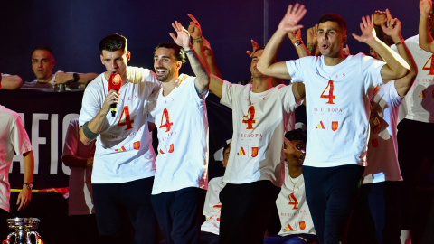 Imagen de archivo de varios jugadores de la selección española de fútbol durante la celebración de la Eurocopa en Madrid. Imagen de archivo de varios jugadores de la selección española de fútbol durante la celebración de la Eurocopa en Madrid.