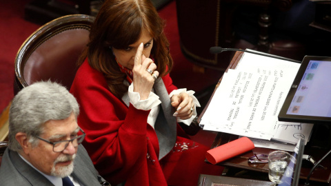 La senadora y expresidenta argentina Cristina Fernandez de Kirchner, durante el debate en la Cámara Alta del proyecto de ley sobre la despenalización de la interrupción voluntaria del embarazo, en Buenos Aires. REUTERS/Martin Acosta La senadora y expresidenta argentina Cristina Fernandez de Kirchner, durante el debate en la Cámara Alta del proyecto de ley sobre la despenalización de la interrupción voluntaria del embarazo, en Buenos Aires. REUTERS/Martin Acosta