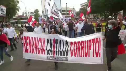 Ex miembros de las fuerzas armadas peruanas se unen a la ciudadanía contra Castillo Ex miembros de las fuerzas armadas peruanas se unen a la ciudadanía contra Castillo