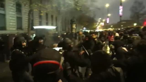 Enfrentamientos entre manifestantes y la policÃ­a en ParÃ­s