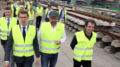 Feijóo durante la visita a las obras de la estación intermodal de Santiago de Compostela | EFE/Xoan Rey Feijóo durante la visita a las obras de la estación intermodal de Santiago de Compostela | EFE/Xoan Rey