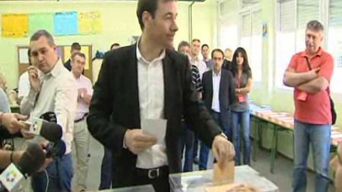 Tomás Gómez vota en Parla Tomás Gómez vota en Parla