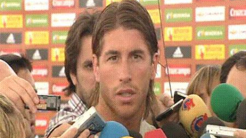 Ramos aboga por olvidar los roces de los clásicos por el bien de "La Roja" Ramos aboga por olvidar los roces de los clásicos por el bien de "La Roja"