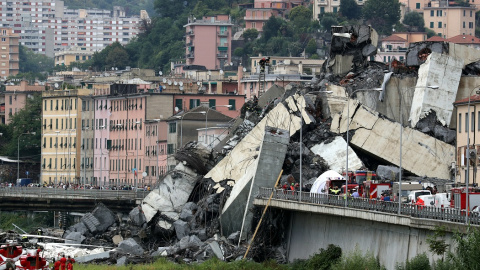 El puente de Morandi derrumbado en la ciudad portuaria italiana de Génova es uno de los más graves de este tipo de infraestructuras en Europa en los últimos años. / REUTERS - Stefano Rellandini