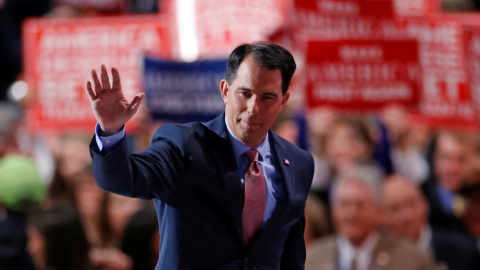 El gobernador de Wisconsin, Scott Walker, en su intervención durante la convención del Partido Repúblicano, en Cleveland, en julio de 2016. REUTERS/Carlo Allegri El gobernador de Wisconsin, Scott Walker, en su intervención durante la convención del Partido Repúblicano, en Cleveland, en julio de 2016. REUTERS/Carlo Allegri