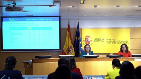 El Gobierno recorta la previsión de crecimiento al 4,3 % por la guerra El Gobierno recorta la previsión de crecimiento al 4,3 % por la guerra