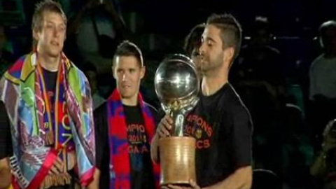 El Barça celebra el título de la ACB en el Palau Sant Jordi El Barça celebra el título de la ACB en el Palau Sant Jordi