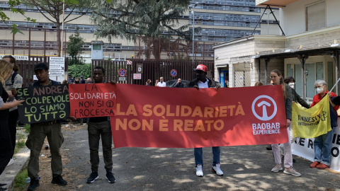 (3/5/2022) Miembros de la ONG se han manifestado este martes frente a los tribunales de Roma. (3/5/2022) Miembros de la ONG se han manifestado este martes frente a los tribunales de Roma.