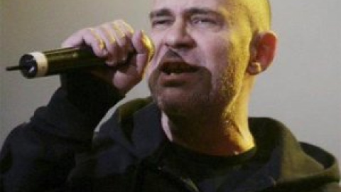 Muere Germán Coppini, la primera voz de Siniestro Total y fundador de Golpes Bajos Muere Germán Coppini, la primera voz de Siniestro Total y fundador de Golpes Bajos