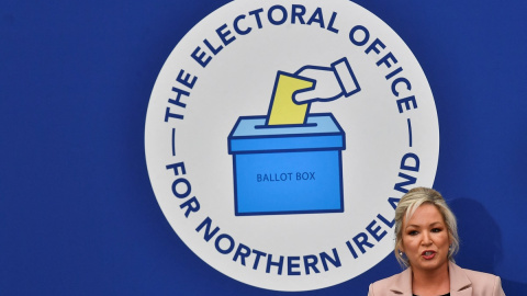 07/05/2022 La líder de Sinn Féin, Michelle O'Neill, habla a los medios de comunicación tras las elecciones en Irlanda del Norte, en Magherafelt 07/05/2022 La líder de Sinn Féin, Michelle O'Neill, habla a los medios de comunicación tras las elecciones en Irlanda del Norte, en Magherafelt