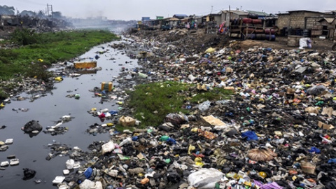 9/5/22 "Agbogbloshie", el vertedero de electrodomésticos y material electrónico que hay no centro de Accra. 9/5/22 "Agbogbloshie", el vertedero de electrodomésticos y material electrónico que hay no centro de Accra.