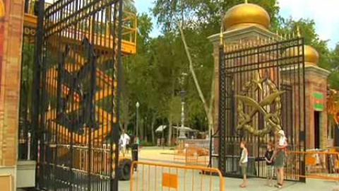 La Plaza España de Sevilla se convierte en un palacio árabe La Plaza España de Sevilla se convierte en un palacio árabe