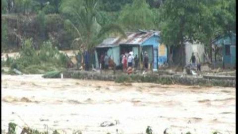 El huracán Irene deja tres muertos El huracán Irene deja tres muertos