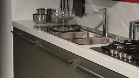 La privatización de servicios públicos como los suministros de agua, electricidad y gas, el saneamiento y la recogida de basuras ha encarecido su coste para el ciudadano. - Archivo La privatización de servicios públicos como los suministros de agua, electricidad y gas, el saneamiento y la recogida de basuras ha encarecido su coste para el ciudadano. - Archivo