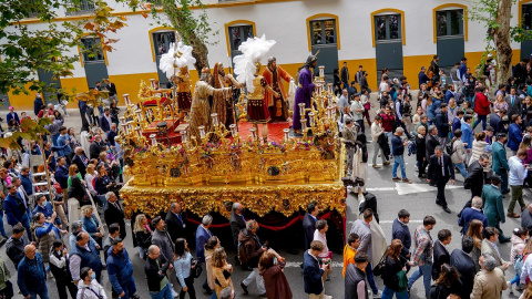 El Cristo Jesús Cautivo y Rescatado de la Hermandad de San Pablo, `por la calle San Luis en la Semana Santa de Sevilla22. Lunes Santo a 11 de abril del 2022 en Sevilla (Andalucía, España) El Cristo Jesús Cautivo y Rescatado de la Hermandad de San Pablo, `por la calle San Luis en la Semana Santa de Sevilla22. Lunes Santo a 11 de abril del 2022 en Sevilla (Andalucía, España)