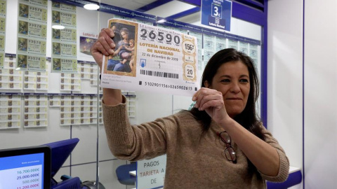 Un despacho situado en el centro comercial Carrefour de Salamanca, en la Avenida de Agustinos Recoletos, ha repartido 100 millones de euros. /EFE Un despacho situado en el centro comercial Carrefour de Salamanca, en la Avenida de Agustinos Recoletos, ha repartido 100 millones de euros. /EFE